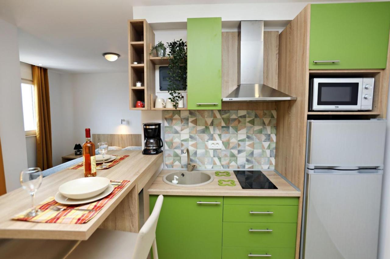 Apartments Oktopus Sutomore Bagian luar foto