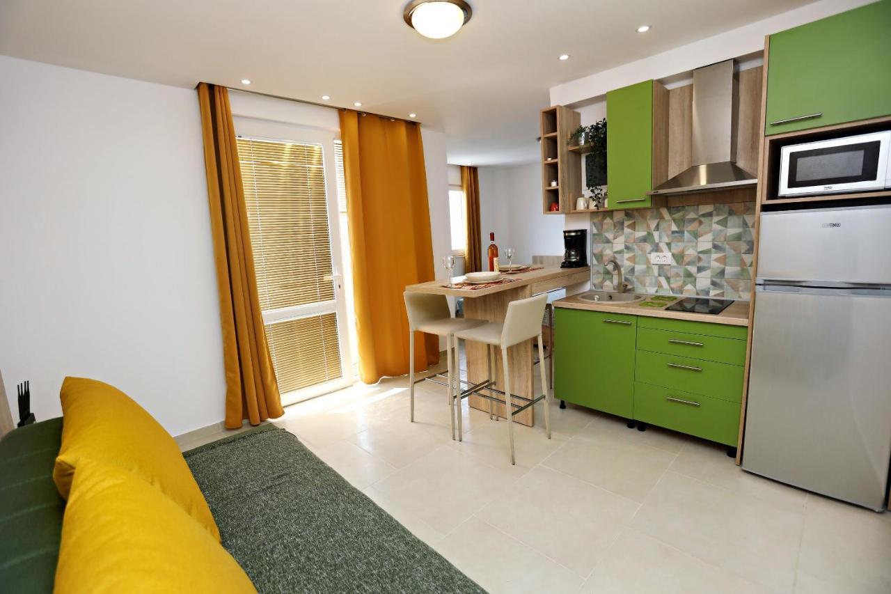 Apartments Oktopus Sutomore Bagian luar foto