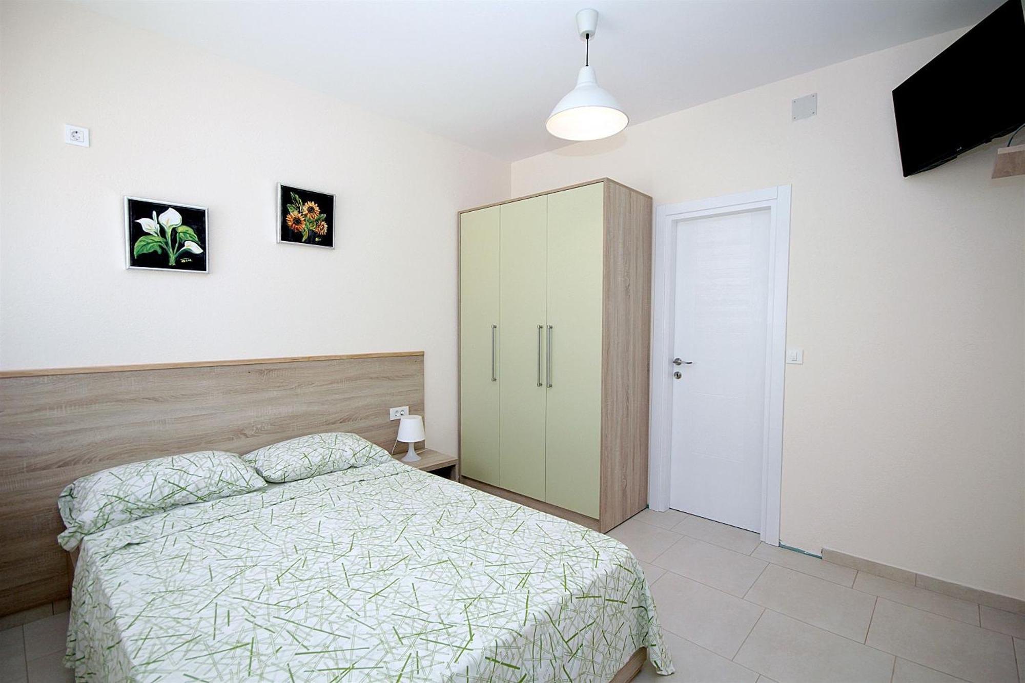 Apartments Oktopus Sutomore Bagian luar foto