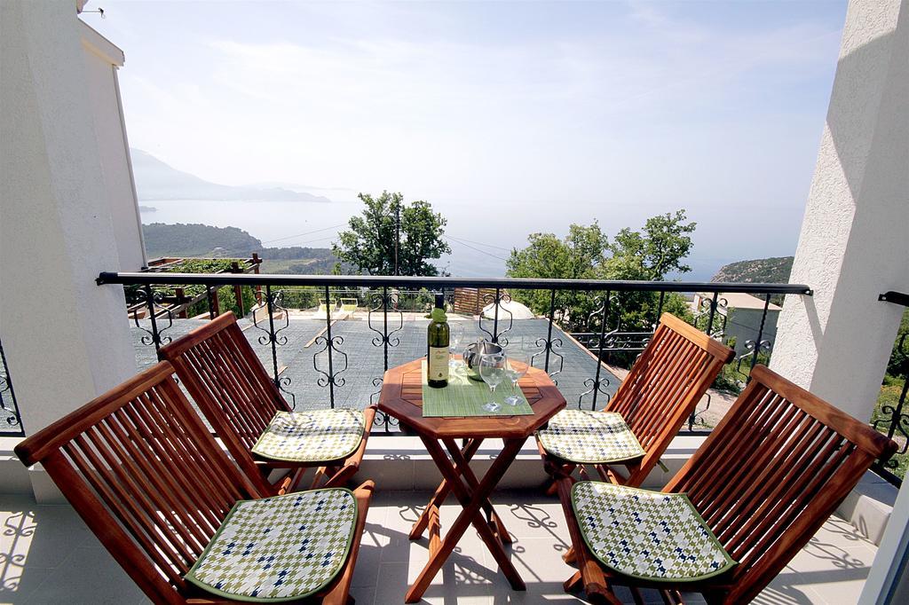 Apartments Oktopus Sutomore Bagian luar foto