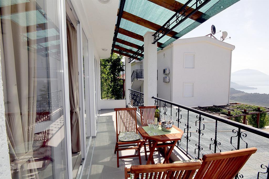 Apartments Oktopus Sutomore Bagian luar foto
